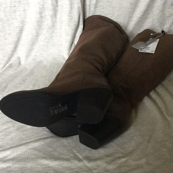 BRAND NEW- Brown leather knee high boots - Picture 3 of 5